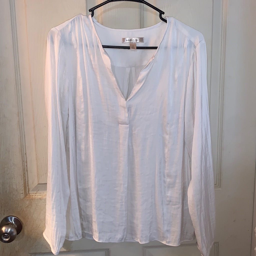 Banana Republic Blouse. Size M